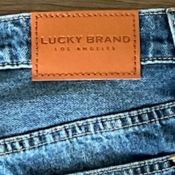 NWT Lucky Brand High Rise Drew Mom Jeans - Picture 7 of 7